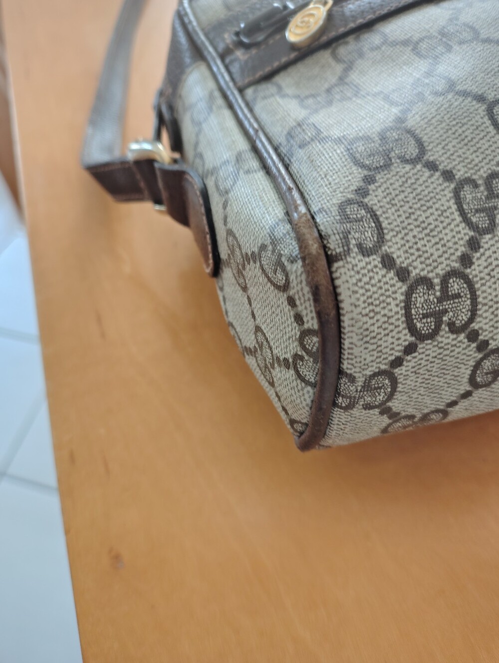 Vintage Gucci Parfums GG Monogram Crossbody Bag with Red and Green Web - Picture 13 of 16